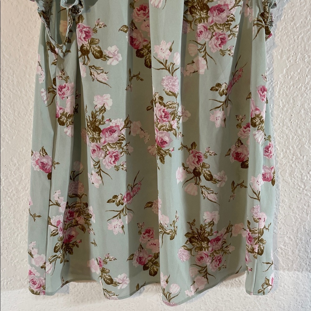 EXPRESS Floral Gramercy Blouse Ruffled Neckline & Flutter Sleeves Size XS NEW - Picture 3 of 10